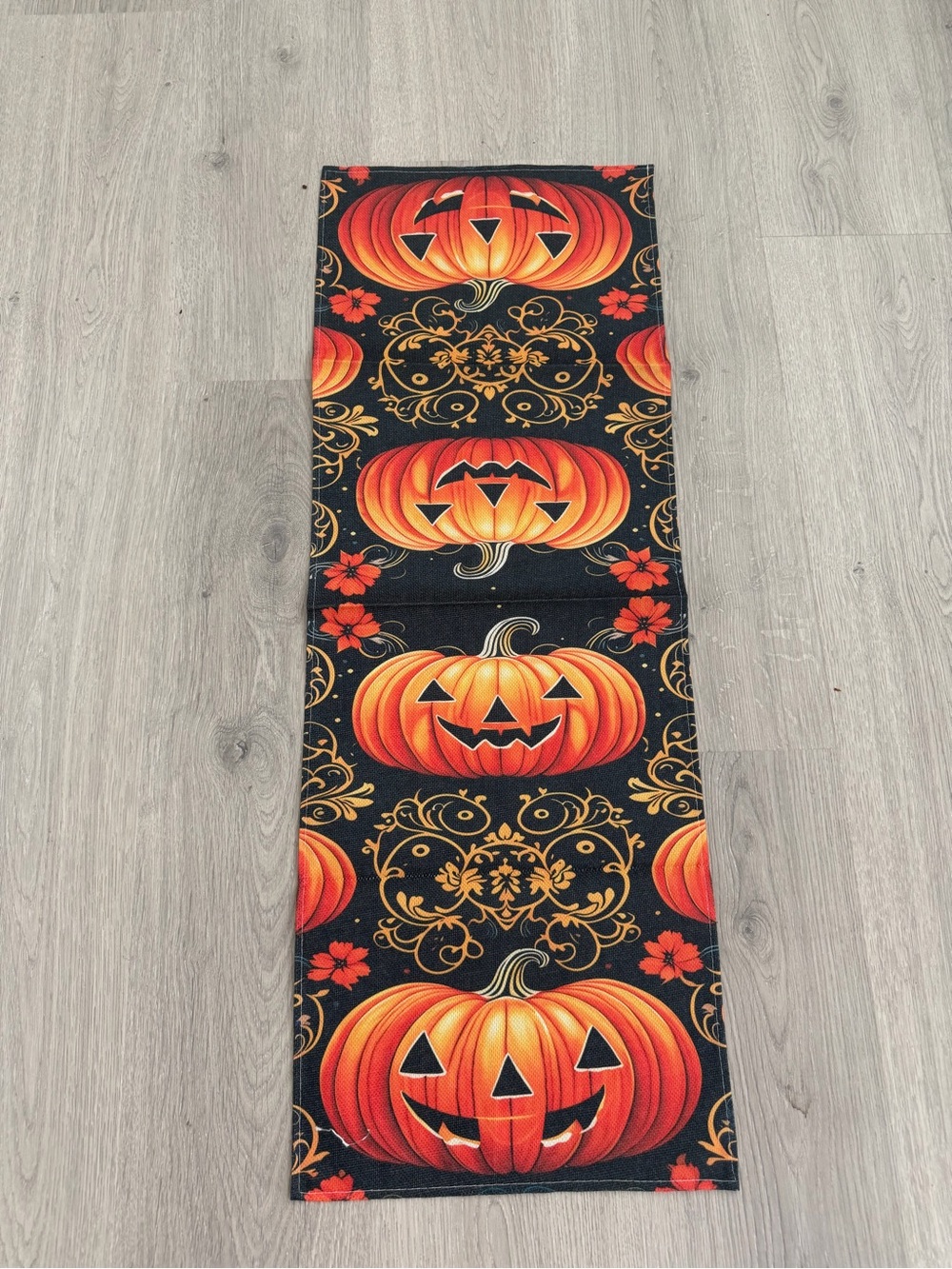 HALLOWEEN WOVEN TABLE RUNNER - Picture 8 of 9